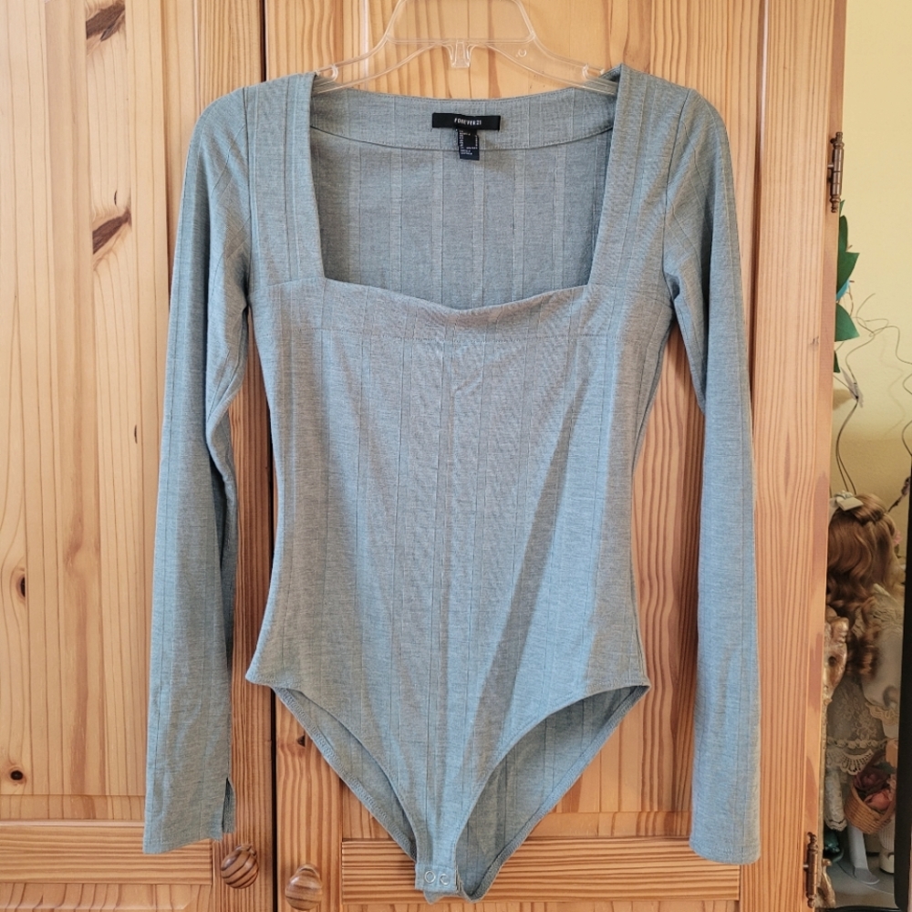 Forever 21 sage green long sleeve bodysuit